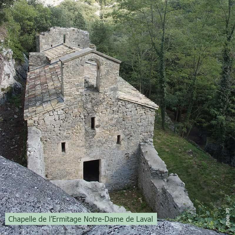 Entre Uzes Et Le Pont Du Gard Le Cocon De Sophia A Deux Pas Des Gorges Du Gardon Apartment Collias Exterior photo